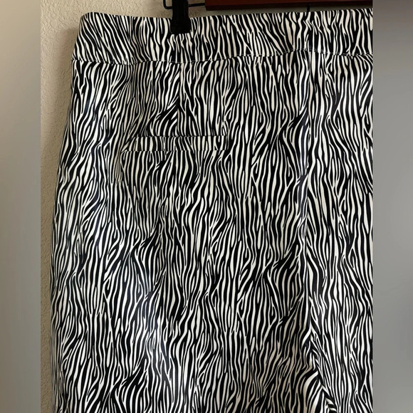 Fashion Nova Faux Leather Zebra Print Wide Leg Pants 2X - Picture 3 of 7